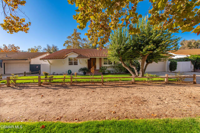 952 Carefree Drive, Simi Valley CA: https://media.crmls.org/mediaz/9dba4cea-f406-4e37-9750-3d3c247d4a19.jpg