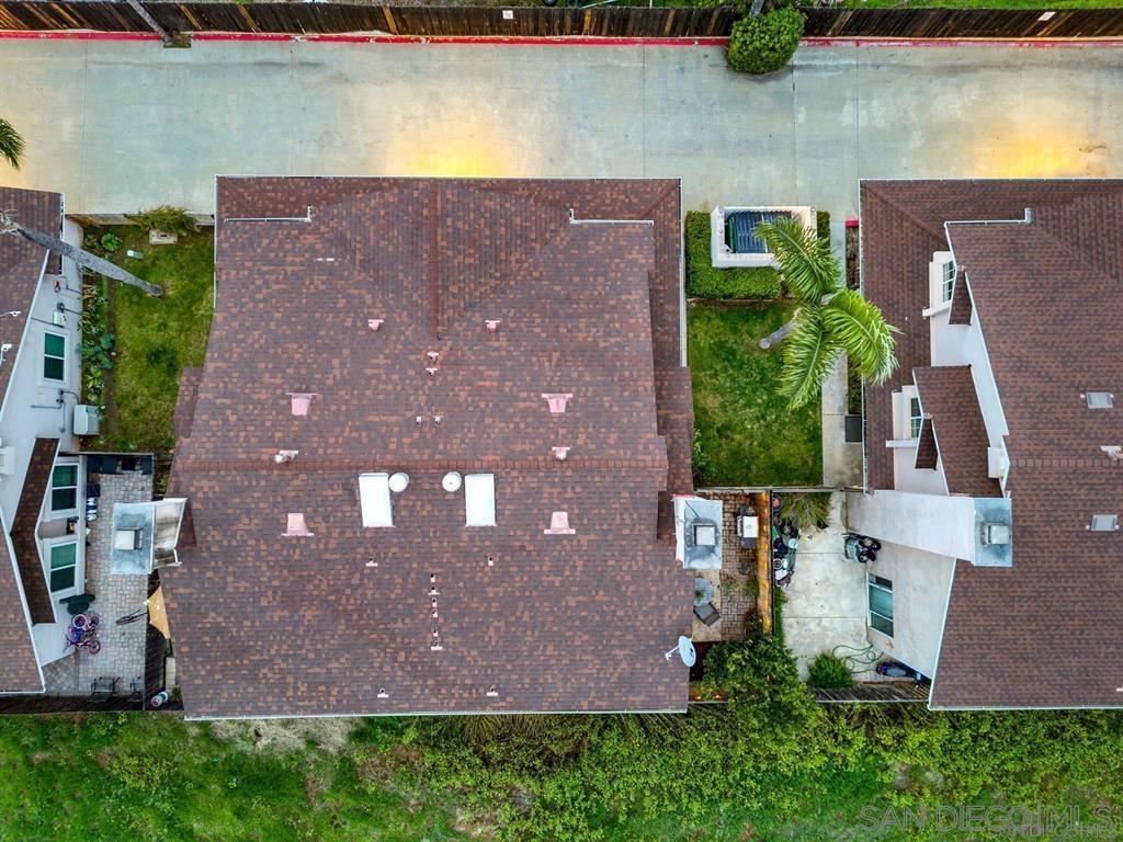 https://media.crmls.org/mediaz/9dbab1bc-9d05-4e46-9a01-6200cf7ef6f1.jpg?preset=X-Large