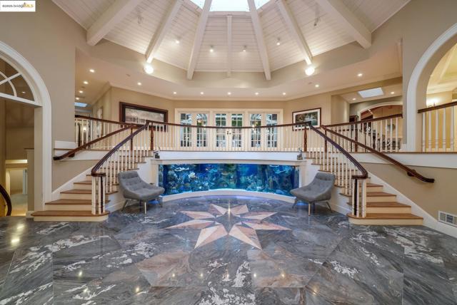 9 Burton Vista Ct, Lafayette CA: https://media.crmls.org/mediaz/9dbb5e8f-f7cd-4af2-aa92-dba8cef28825.jpg