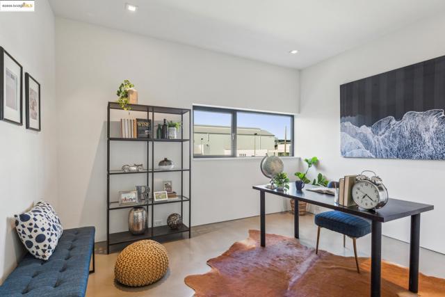 809 Folger Ave, Berkeley CA: https://media.crmls.org/mediaz/9dbc0a11-bbdd-465b-b34d-2a6242654630.jpg