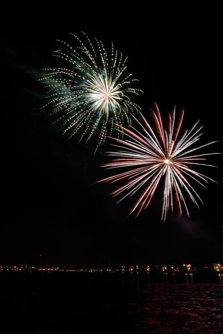 https://media.crmls.org/mediaz/9dbc2716-bde6-45d8-a087-93cb3e55d8d7.jpg?preset=X-Large