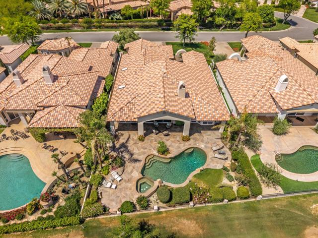 78975 ViA Carmel, La Quinta CA: https://media.crmls.org/mediaz/9dbc3656-3e77-4647-9fc2-f5909009e627.jpg