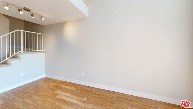 1040 Glendon Avenue, Los Angeles CA: https://media.crmls.org/mediaz/9dbd4e4d-f7c6-4efe-848f-c58da3d214a4.jpg