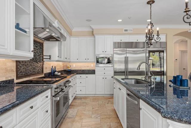 Detail Gallery Image 23 of 74 For 14323 Rancho Santa Fe Lakes Dr, Rancho Santa Fe,  CA 92067 - 5 Beds | 4/1 Baths