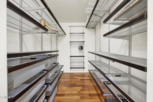 1127 E Del Mar Avenue, Pasadena CA: https://media.crmls.org/mediaz/9dbde9ef-b94b-444b-b836-e75fdf98abf9.jpg