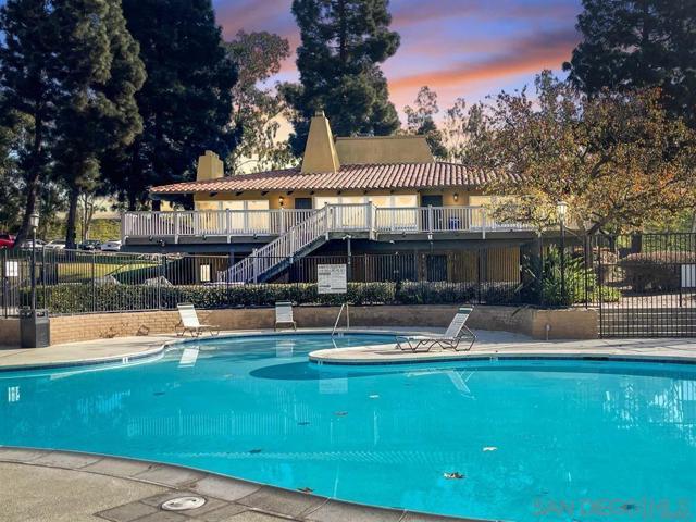 17105 W Bernardo Dr, San Diego CA: https://media.crmls.org/mediaz/9dbf8d73-f471-4b9a-beb6-041342207e3f.jpg
