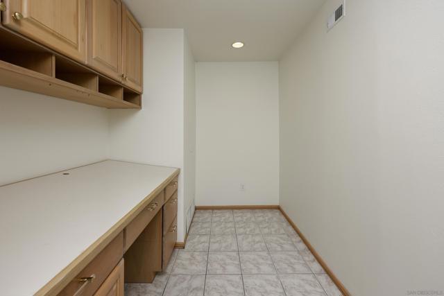 9977 Cristobal Dr, Spring Valley CA: https://media.crmls.org/mediaz/9dbfd675-2ddf-491d-97fd-469d886e6227.jpg
