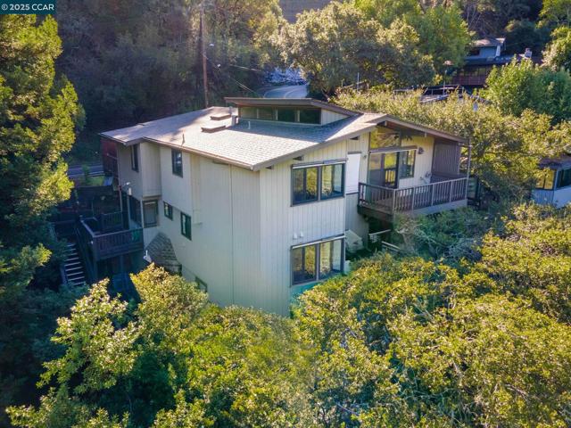 1383 Alvarado Rd, Berkeley CA: https://media.crmls.org/mediaz/9dc06d77-baf4-4158-96cf-89c5d06752a8.jpg