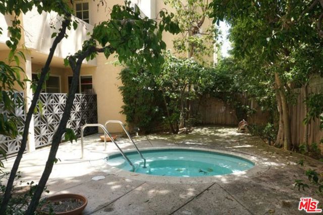 1875 BEVERLY GLEN, Los Angeles CA: https://media.crmls.org/mediaz/9dc085af-5150-4317-bb77-6af8ced8094d.jpg