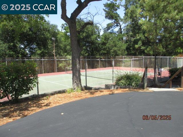 1894 Cannon Dr, Walnut Creek CA: https://media.crmls.org/mediaz/9dc0dcc6-1b5f-4d57-96ab-fd230fb6a12f.jpg