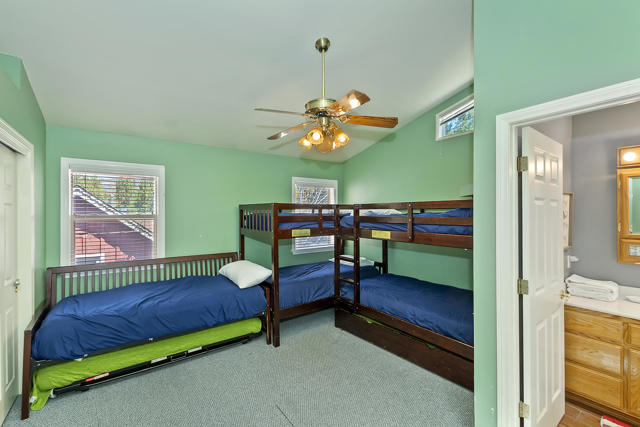 387 Wren Drive, Big Bear CA: https://media.crmls.org/mediaz/9dc156b8-d355-4f84-b9e6-3c287e488d12.jpg