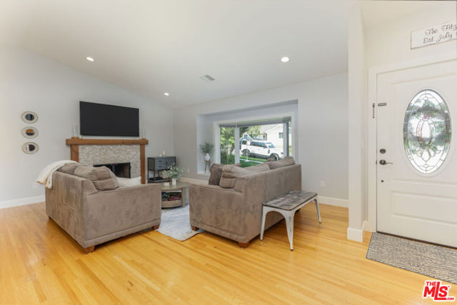 779 La Grange Avenue photo 4