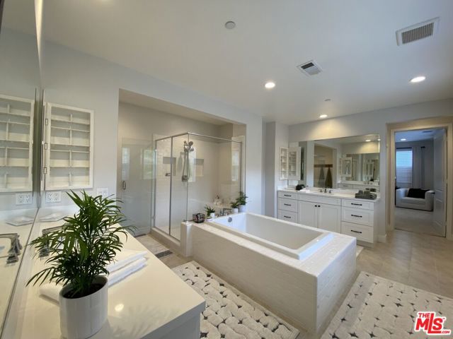 18648 Juniper Springs Drive, Canyon Country CA: https://media.crmls.org/mediaz/9dc1dce8-e5bd-4446-84d6-ac986671200c.jpg