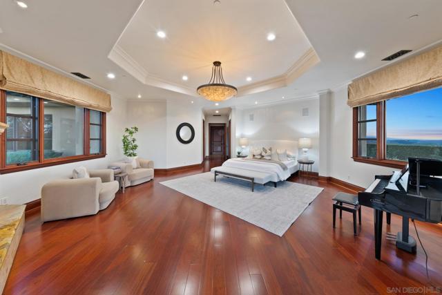 15707 Blue Crystal Trl, Poway CA: https://media.crmls.org/mediaz/9dc1e57f-2c1c-4990-ab09-5696a2782c8d.jpg