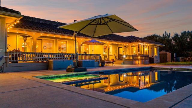 4116 Ashford Circle, Hollister CA: https://media.crmls.org/mediaz/9dc293fb-1717-4adc-a78c-c6d4e6146cc7.jpg