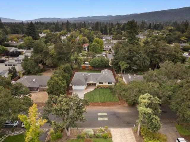1098 Muir Way, Los Altos CA: https://media.crmls.org/mediaz/9dc2b9c7-441f-48d3-8121-89bb8ca94a9f.jpg
