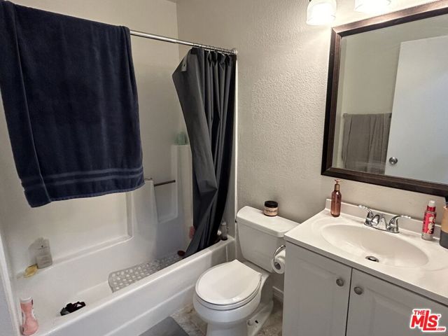 19531 E Cienega Avenue, Covina CA: https://media.crmls.org/mediaz/9dc37d87-7ad2-4c09-bc68-26060ca6183b.jpg