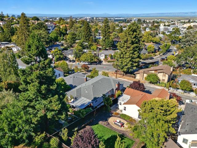 508 Prospect Street, San Carlos CA: https://media.crmls.org/mediaz/9dc3c114-df7c-4950-a87f-f56f763fdbb6.jpg