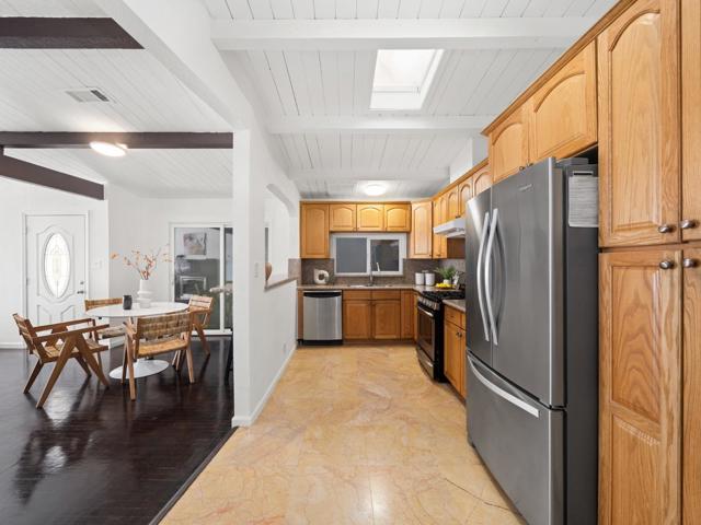 100 Beacon Drive, Milpitas CA: https://media.crmls.org/mediaz/9dc43072-39bf-4e74-96a9-f383cb218d14.jpg