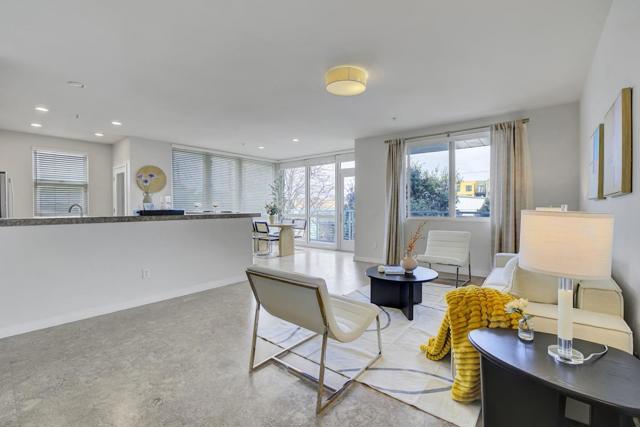 3090 Glascock Street, Oakland CA: https://media.crmls.org/mediaz/9dc45fbd-c315-4924-8fd7-0e13944d02c5.jpg