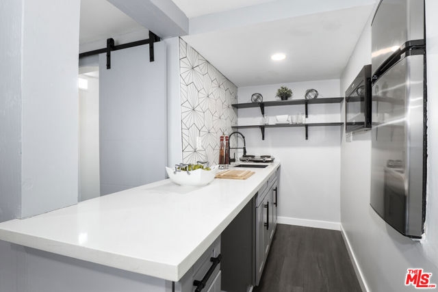 3741 Woolwine Drive, Los Angeles CA: https://media.crmls.org/mediaz/9dc4e5fb-3fe1-417c-b43c-6ca5252587ac.jpg