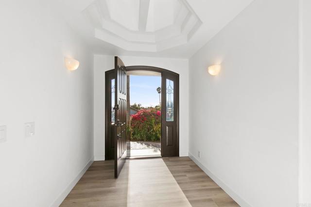 Detail Gallery Image 21 of 68 For 1248 via Christina, Vista,  CA 92084 - 4 Beds | 3 Baths