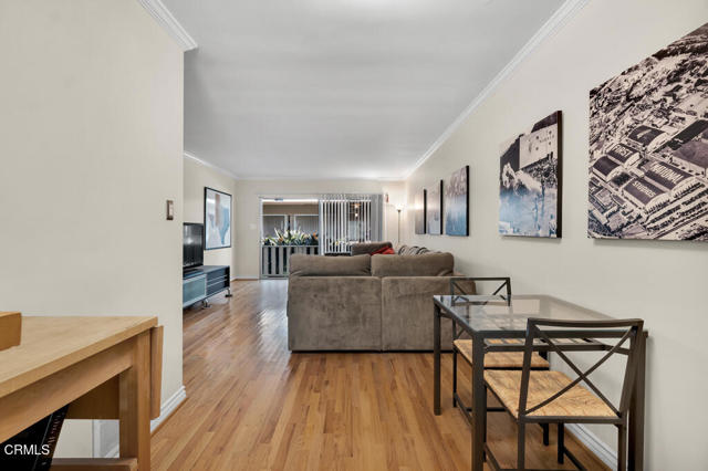 Detail Gallery Image 16 of 33 For 1542 Riverside Dr #C,  Glendale,  CA 91201 - 2 Beds | 2 Baths