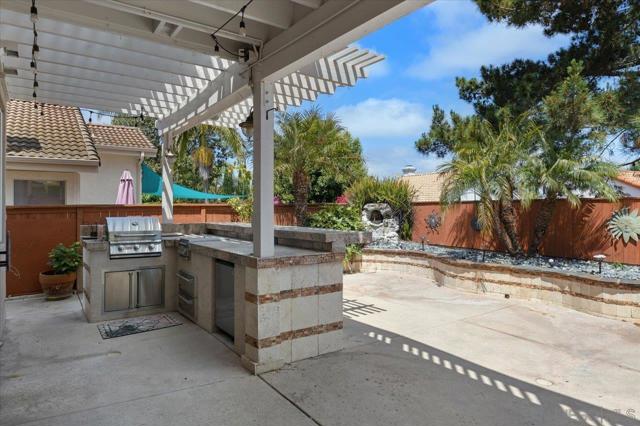 2412 Starlight Gln, Escondido CA: https://media.crmls.org/mediaz/9dc5f28c-1bd4-453c-b30e-a3782bdeabaa.jpg