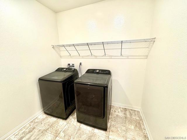 32757 Marin fields, Winchester CA: https://media.crmls.org/mediaz/9dc6ed75-eafd-45d0-9ced-b4463eb3e252.jpg