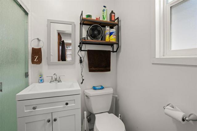 315 Grand Boulevard, San Mateo CA: https://media.crmls.org/mediaz/9dc72bd4-b73e-4678-bad0-a93a05c5abe7.jpg