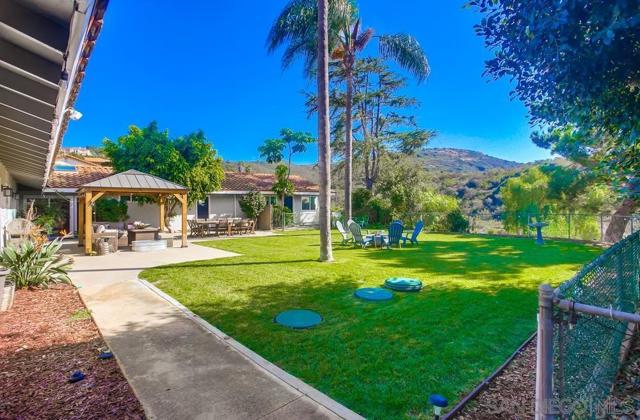 2035 Camino Cantera, Vista CA: https://media.crmls.org/mediaz/9dc759de-6e5b-4aaa-9975-bba6b9a9a48c.jpg