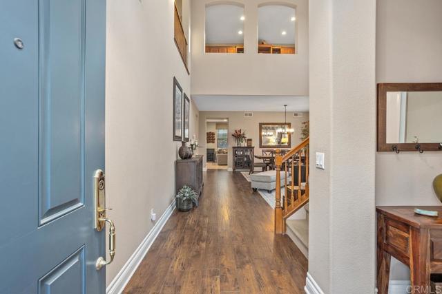 Detail Gallery Image 5 of 58 For 1122 via Vera Cruz, San Marcos,  CA 92078 - 5 Beds | 3 Baths