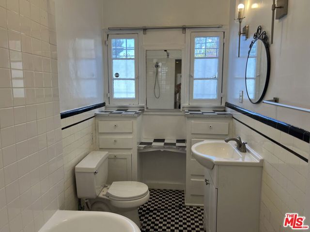 741 S Mansfield Avenue, Los Angeles CA: https://media.crmls.org/mediaz/9dc7b2ad-0541-409a-bf69-942ad16f55c4.jpg