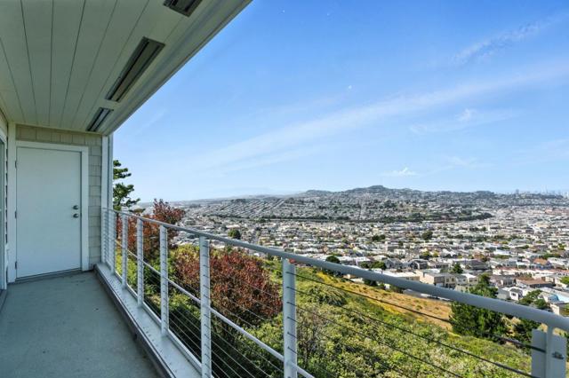 580 Pointe Pacific, Daly City CA: https://media.crmls.org/mediaz/9dc7cec1-b26b-4911-a2e8-f39aa3c80eb8.jpg