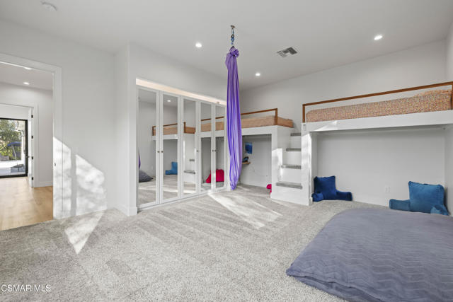 911 Vivian Circle, Newbury Park CA: https://media.crmls.org/mediaz/9dc854f9-5e90-4989-89e2-992de29a4568.jpg