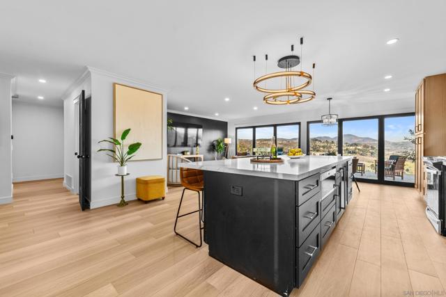 Image 4 of 46 For 4505 La Cuenta Dr