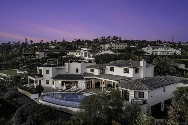 7335 El Fuerte St, Carlsbad CA: https://media.crmls.org/mediaz/9dc9d95c-99bc-4759-990b-3613c58361aa.jpg