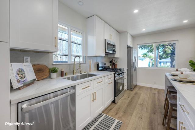 Detail Gallery Image 15 of 33 For 1350 Marabou Ln, Vista,  CA 92083 - 3 Beds | 2 Baths