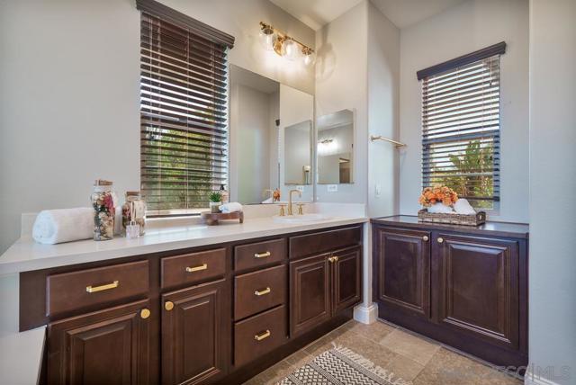 8297 Katherine Claire Lane, San Diego CA: https://media.crmls.org/mediaz/9dca41e5-09b7-496f-929b-7e95b5354c33.jpg
