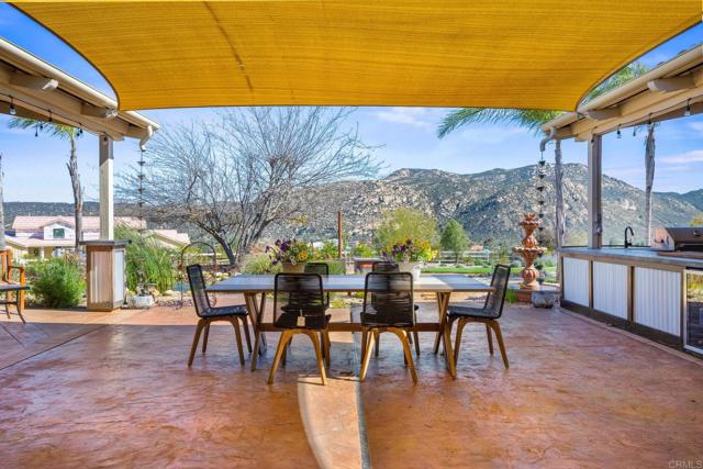 15636 Sage Hill Drive, Ramona CA: https://media.crmls.org/mediaz/9dca6eeb-7e86-44ef-a280-541486b14077.jpg
