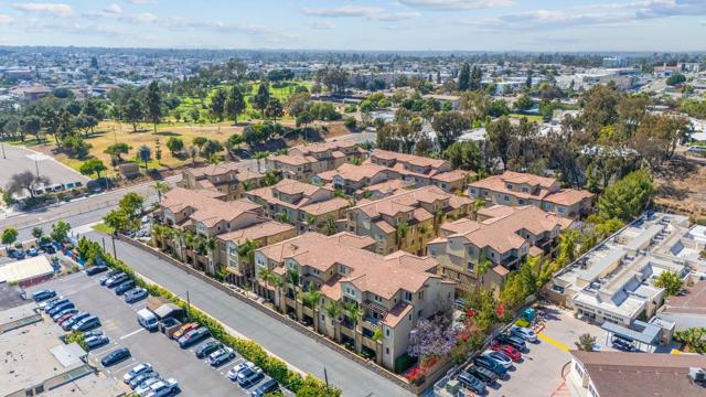 5439 Soho View Ter, San Diego CA: https://media.crmls.org/mediaz/9dcb103f-e49c-4590-a87a-84876123aabe.jpg