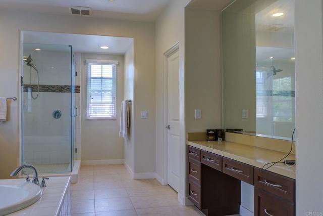 7148 Sitio Caliente, Carlsbad CA: https://media.crmls.org/mediaz/9dcb1c6f-62c9-43e4-8ff1-c40e6fe27b98.jpg