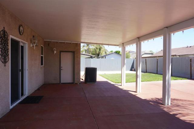 334 Honeybell Street, Los Banos CA: https://media.crmls.org/mediaz/9dcbeaf5-6aca-4c47-b959-62010576e53b.jpg