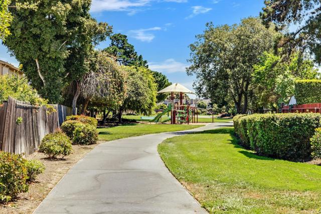 256 Avocet Court, Foster City CA: https://media.crmls.org/mediaz/9dcc09aa-153c-4a51-b0ab-2879dc2f32a2.jpg