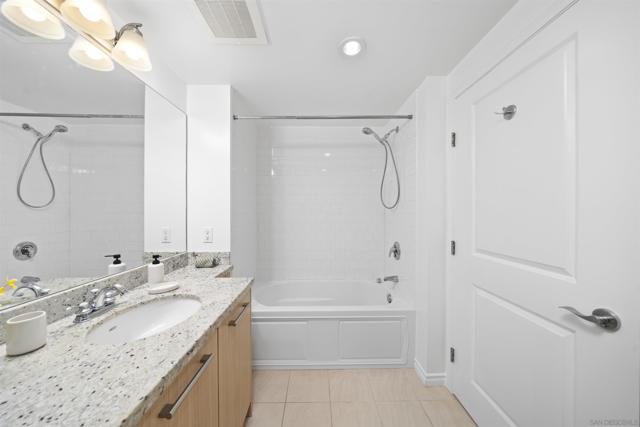 1431 Pacific Hwy, San Diego CA: https://media.crmls.org/mediaz/9dcc5de5-955a-430b-b300-54a9fd238a60.jpg