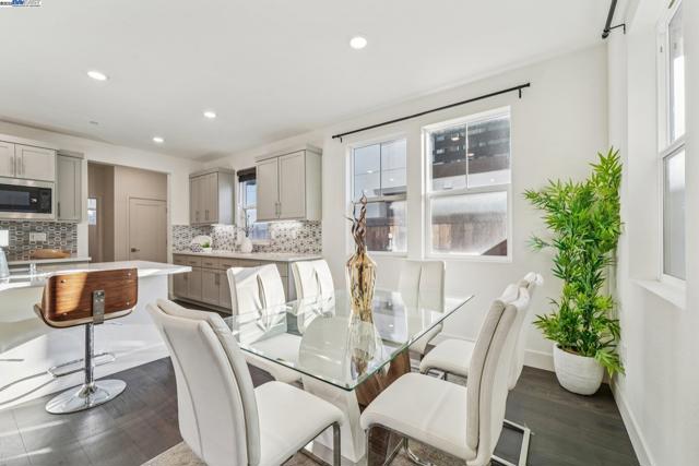 37898 Seafarer Road, Newark CA: https://media.crmls.org/mediaz/9dcd050e-110a-46bd-b9bf-702a5cbc7698.jpg