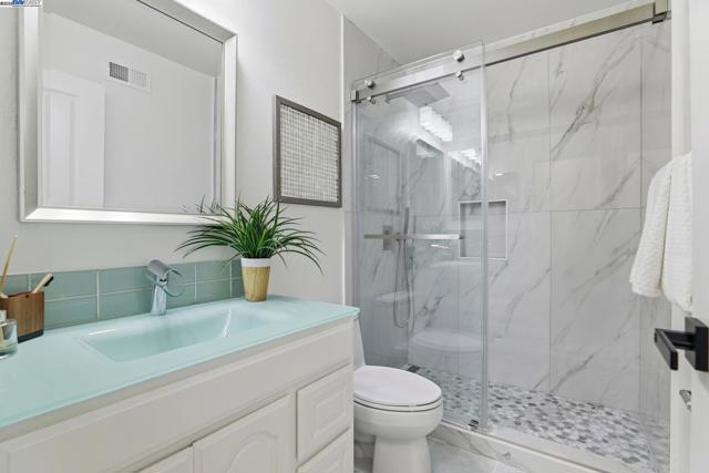 240 Carmelita Pl, Fremont CA: https://media.crmls.org/mediaz/9dcdb1e1-a92b-42e8-be42-b79172bf9907.jpg