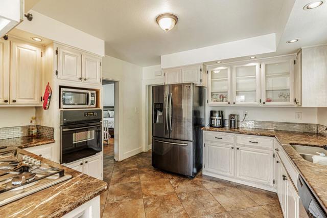 1179 San Benito Street, Hollister CA: https://media.crmls.org/mediaz/9dcdbae9-611f-4c7b-97aa-1fc450a1d965.jpg
