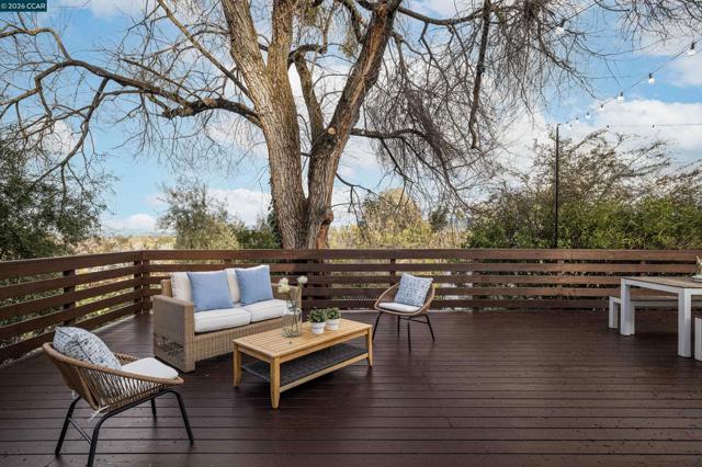 2080 Essenay Ave, Walnut Creek CA: https://media.crmls.org/mediaz/9dcdf8ba-85cd-4504-b042-bc5bfefce080.jpg