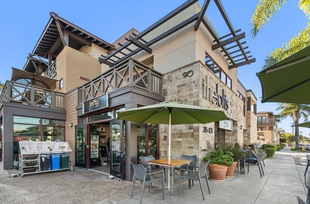 105 Mangano Circle, Encinitas CA: https://media.crmls.org/mediaz/9dce1d68-5e22-4c51-95de-660e582db3c0.jpg